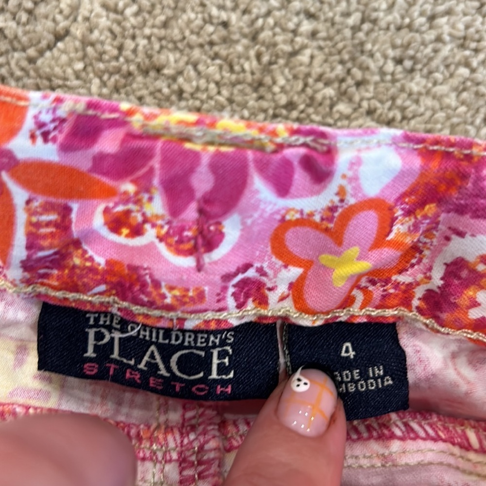 The children’s place size 4 shorts good condition - Picture 2 of 2